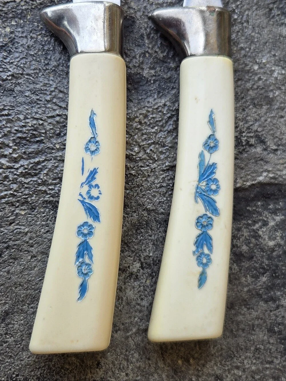 Cornflower Blue Floral Accent Carving Fork And Knife Lifetime Cutlery Sheffield